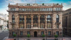 A Qué Se Dedica El Banco De México Y Cuál Es Su Función Principal 8 edificio banco de mexico fachada principal