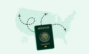 pasaporte mexicano abierto sobre mapa de mexico