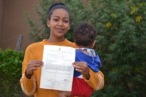 A Qué Edad Puedo Sacar Mi RFC y Cuáles Son Requisitos 11 persona joven obteniendo identificacion oficial