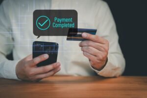 Qué es Mastercard ID Check y cómo funciona con Santander México 14 tarjeta mastercard con telefono movil verificando pago